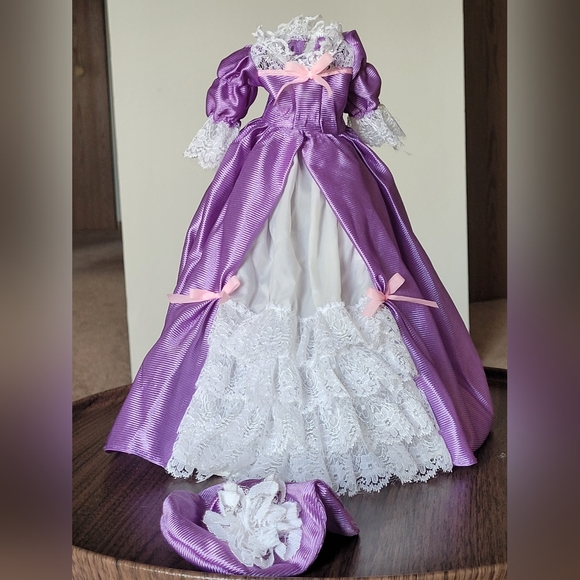 Vintage Victorian ceramic doll dress with the hat-Purple 13"long - Picture 1 of 8